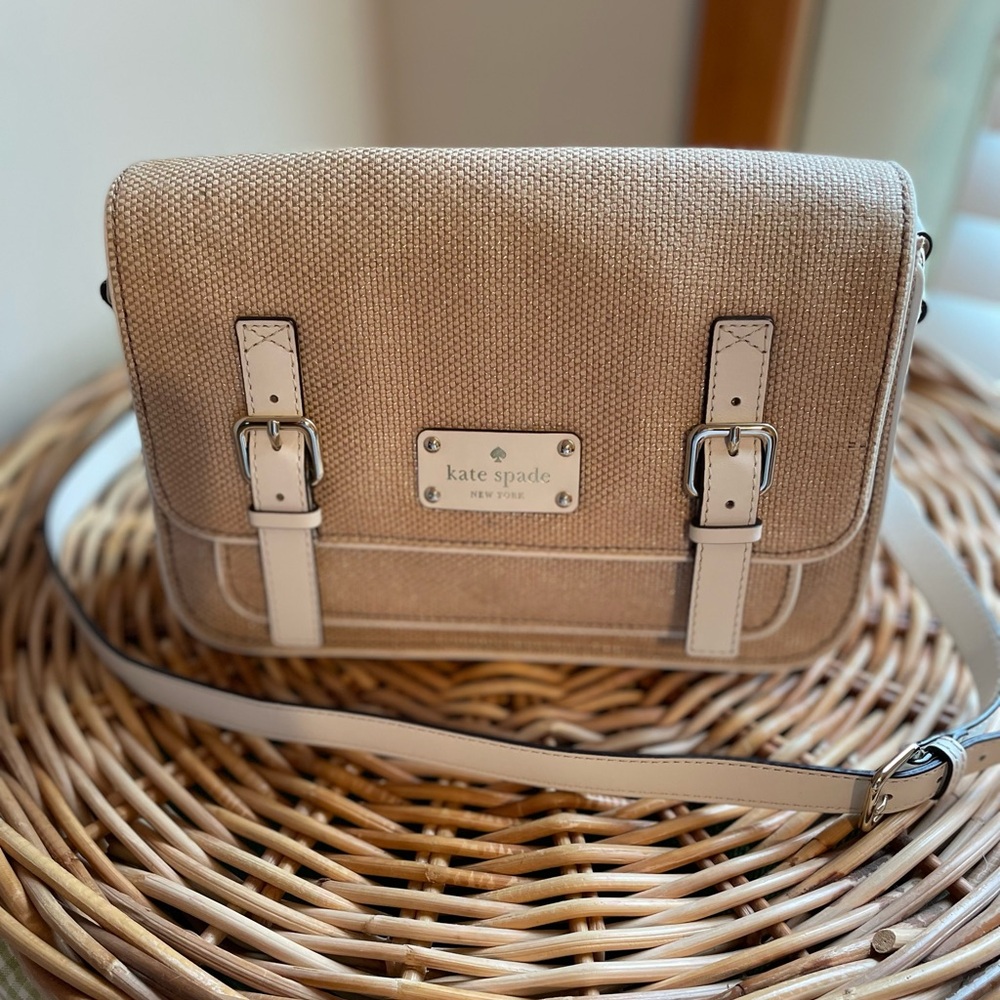 Kate Spade Tan Crossbody Bag with Sophisticated Design